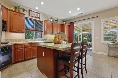 902 Bennington Ave, Turlock, CA 95382-0554