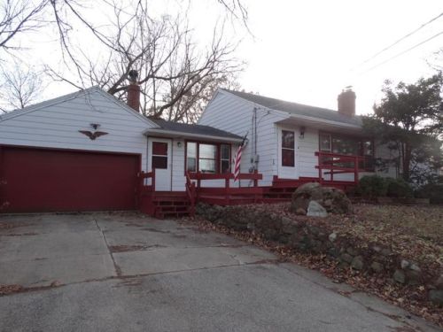 4635 Edgerton Ave, Milwaukee, WI 53220-4838