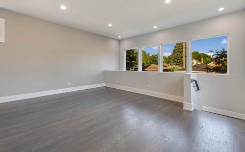 5307 Mcvicker Ave, Chicago IL 60630-1922 exterior