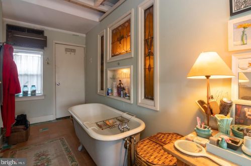 829 Catharine St, Philadelphia PA 19147-2716 exterior