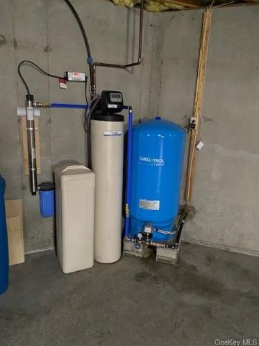 63 Godwin Rd, Middletown NY 10941-3338 exterior