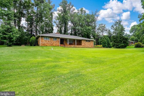 15 Assiscunk Dr, Columbus, NJ 08022-9707