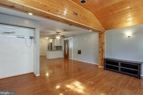 600 Binsted Rd, Glen Burnie MD 21060-7326 exterior