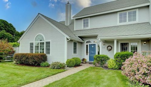 412 Corey Ln, Middletown, RI 02842-5664