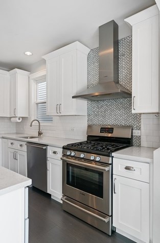 2019 Fletcher St, Chicago IL 60634-4006 exterior