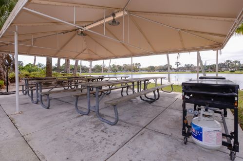 592 Cortina Ln, Fort Pierce FL 34986-1742 exterior