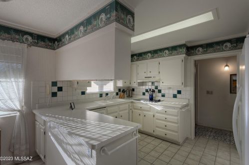 301 Abrego Dr, Green Valley AZ 85614-3634 exterior