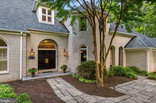 9906 Avenel Farm Dr, Rockville MD 20854-5410 exterior