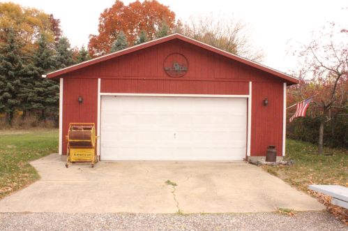 2342 Laketon Ave, Meskegon MI 49441-2665 exterior