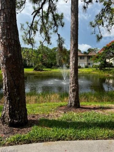 11 Bobolink Ct, Naples, FL 34105-2454