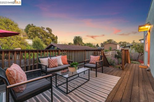 1514 Blake St, Berkeley CA 94703-1805 exterior