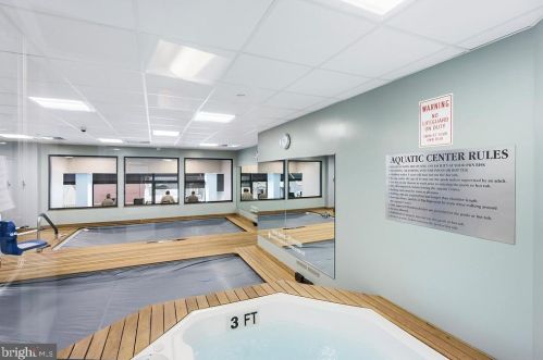 1420 Locust St, Philadelphia PA 19102-4201 exterior