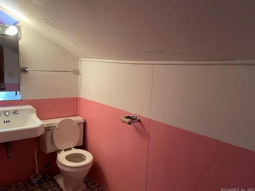 479 Commonwealth Ave, New Britain CT 06053-2404 exterior