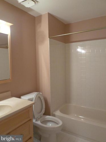 10846 Whiterim Dr, Rockville MD 20854-1779 exterior