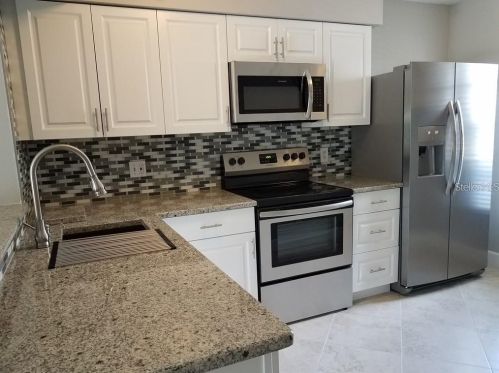 11313 Grandville Dr, Tampa, FL 33617-2381