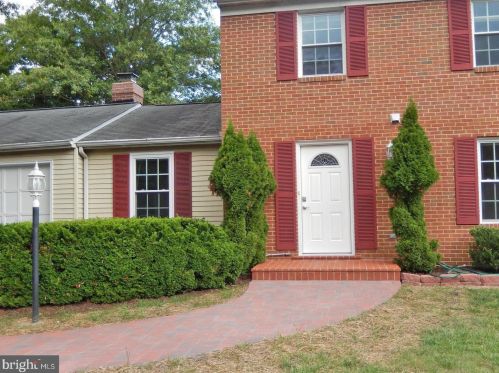 15821 Anamosa Dr, Rockville MD  20855-2612 exterior