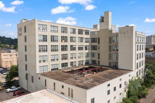 5850 Centre Ave, Pittsburgh PA 15206-3780 exterior