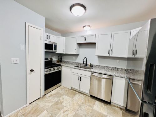 6102 Prt Ave, Milwaukee WI 53223-4118 exterior