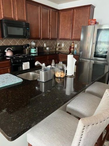 2221 Capella Cir, Atlanta GA  30331-3864 exterior