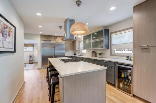 9200 Ironwood Ln, Milwaukee WI  53217-1211 exterior