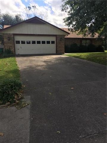 1805 Jean St, Springdale, AR 72762-5925