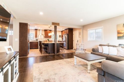 1352 Hill Ave, Fullerton CA 92833-4010 exterior