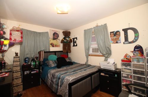 7406 Derby Pl, Milwaukee WI 53209-5841 exterior