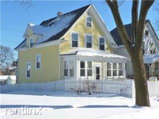 1192 Edgerton St, Saint Paul MN  55130-3637 exterior