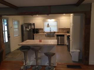 4247 Forest Park Dr, Jackson MS  39211-6056 exterior