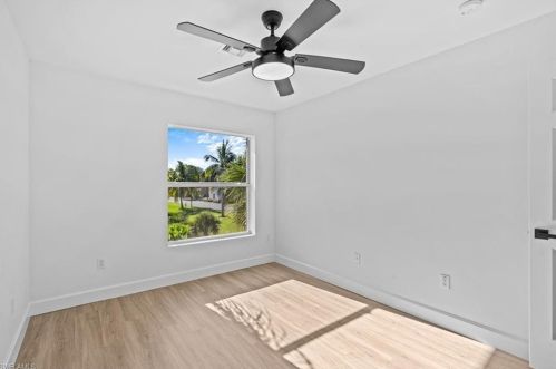 4227 Covey Cir, Naples FL 34109-2501 exterior