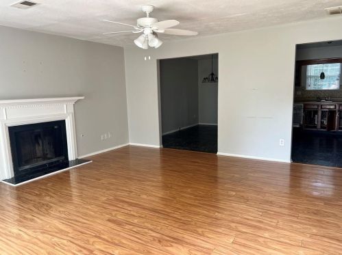 2123 Victoria Pl, Lithonia, GA 30058-7912