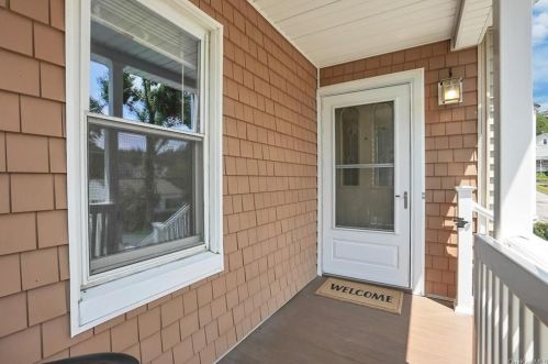 98 Bleloch Ave, Peekskill, NY 10566-5704