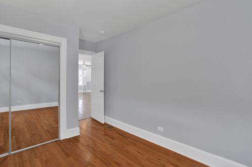 8232 Ridgeland Ave, Chicago IL  60617-1744 exterior