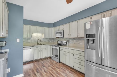 5034 Stonehedge Dr, Milwaukee WI 53220-4629 exterior