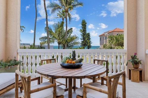 24 Casa Mar Ln, Naples FL 34103-3685 exterior