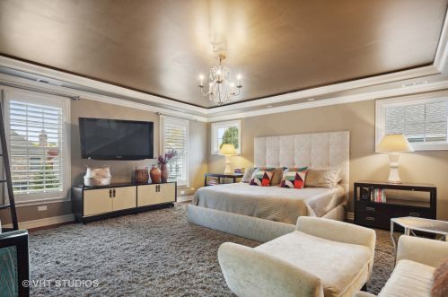 832 Colfax Ave, Elmhurst IL 60126-4535 exterior