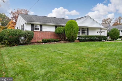 105 Roxboro Rd, Trenton, NJ 08648-3926