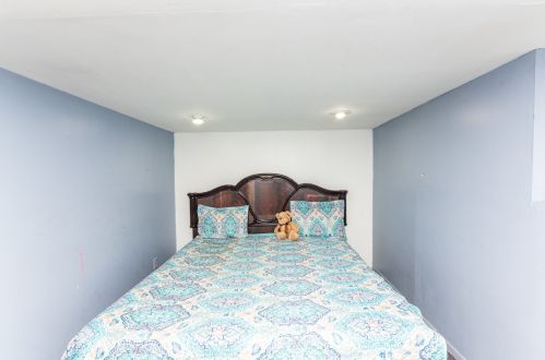 2718 Campbell Ave, Chicago IL 60647-1923 exterior