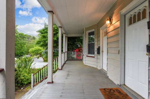 72 Chestnut St, Montclair NJ 07042-2945 exterior