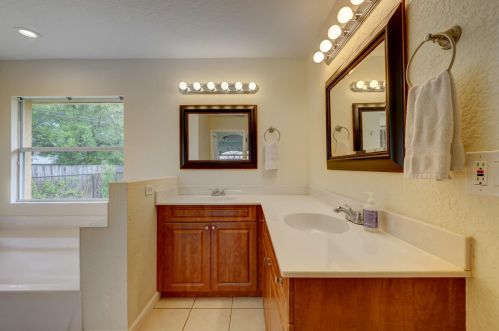 3419 Fashoda St, Fort Pierce FL 34953-4643 exterior