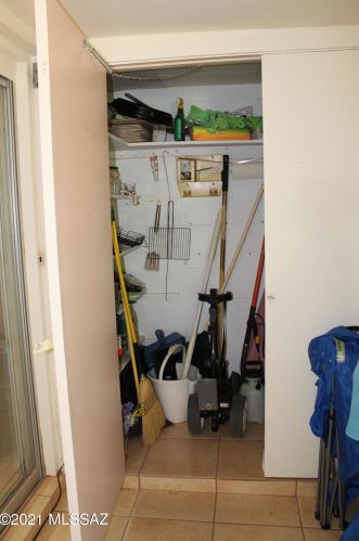 220 Paseo Seco, Green Valley AZ 85614-2714 exterior