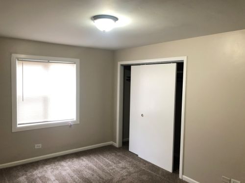 617 Ash St, Waukegan IL 60087-5037 exterior