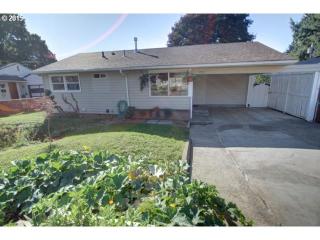 10832 Brazee St, Portland, OR 97220-2960