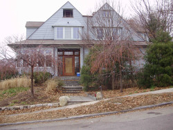 17 Chamberlain Rd, Newton, MA 02458-2405