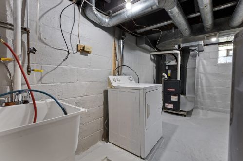 2133 Beckert Ave, Pittsburgh PA 15212-1408 exterior