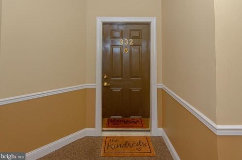 832 Timberlake Dr, Trenton NJ  08618-1471 exterior