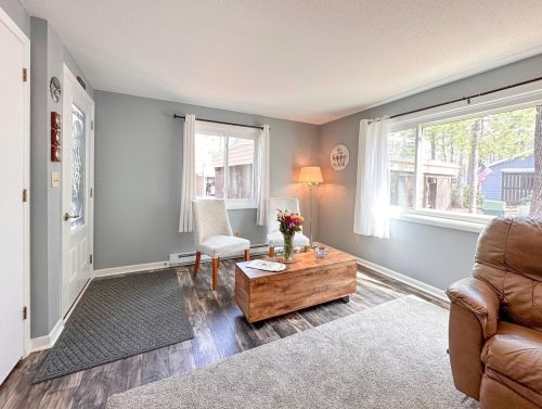 29 Amoskeag Rd, Concord, NH 03301-4641