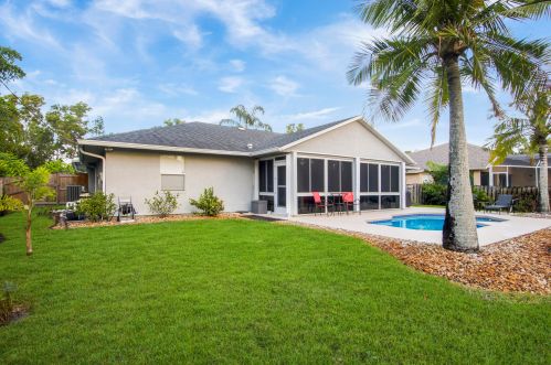 2779 Eagle Dr, Fort Pierce FL  34984-8919 exterior