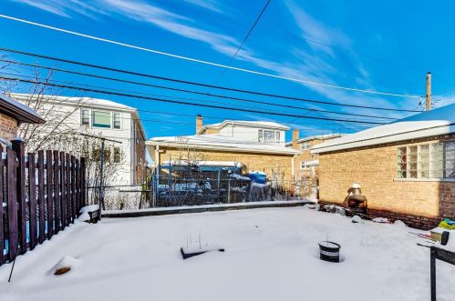 8336 Berwyn Ave, Chicago IL 60656-1430 exterior