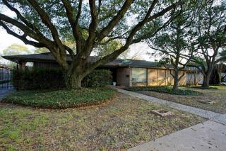 5238 Braesvalley Dr, Houston TX  77096-2545 exterior